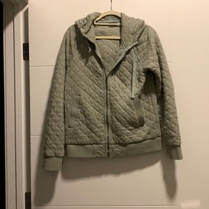 Green quilted Patagonia zip up!
